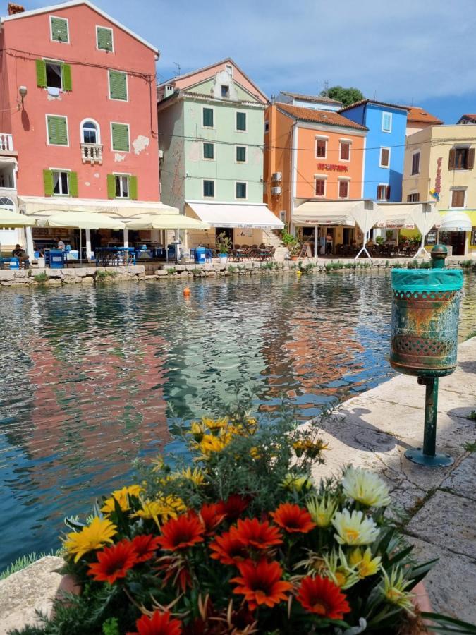 Narcis Central Apartment With Sea & City Views Veli Lošinj المظهر الخارجي الصورة
