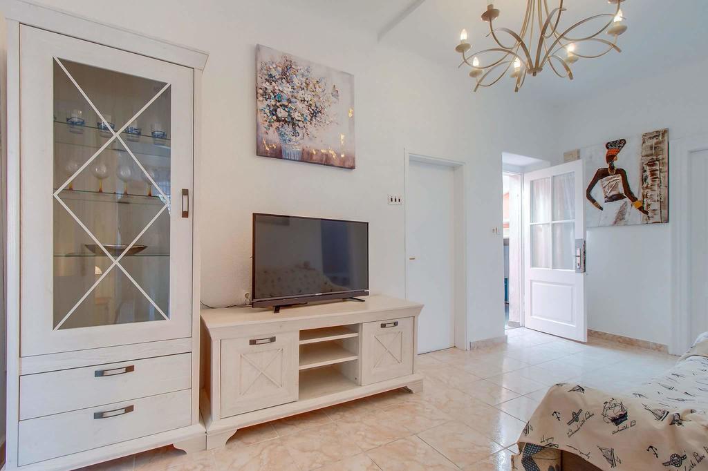 Narcis Central Apartment With Sea & City Views Veli Lošinj المظهر الخارجي الصورة